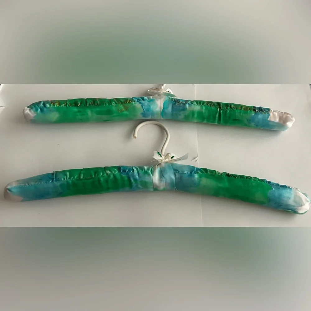 New Two Hangers Bow with Rose Hand Painted by Artist Blue Green made in USA